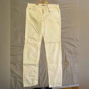 White Levi’s Demi Curve Jeans Size 9M/29 BNWT